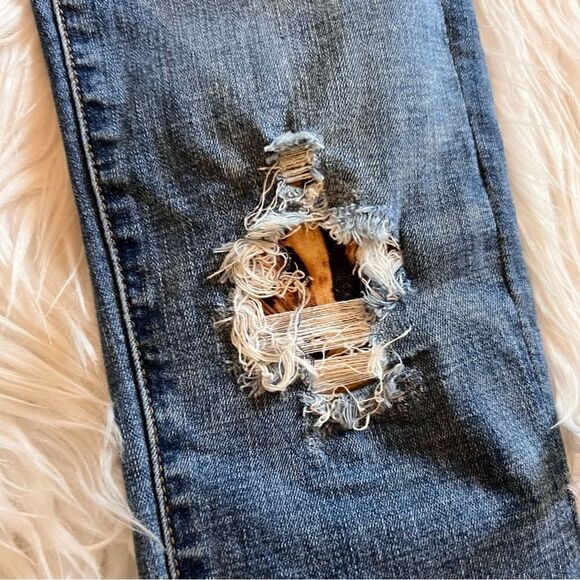 KanCan Jeans Leopard Patch Mid Rise Skinny Medium Blue Denim Size 5/26 - Picture 2 of 9